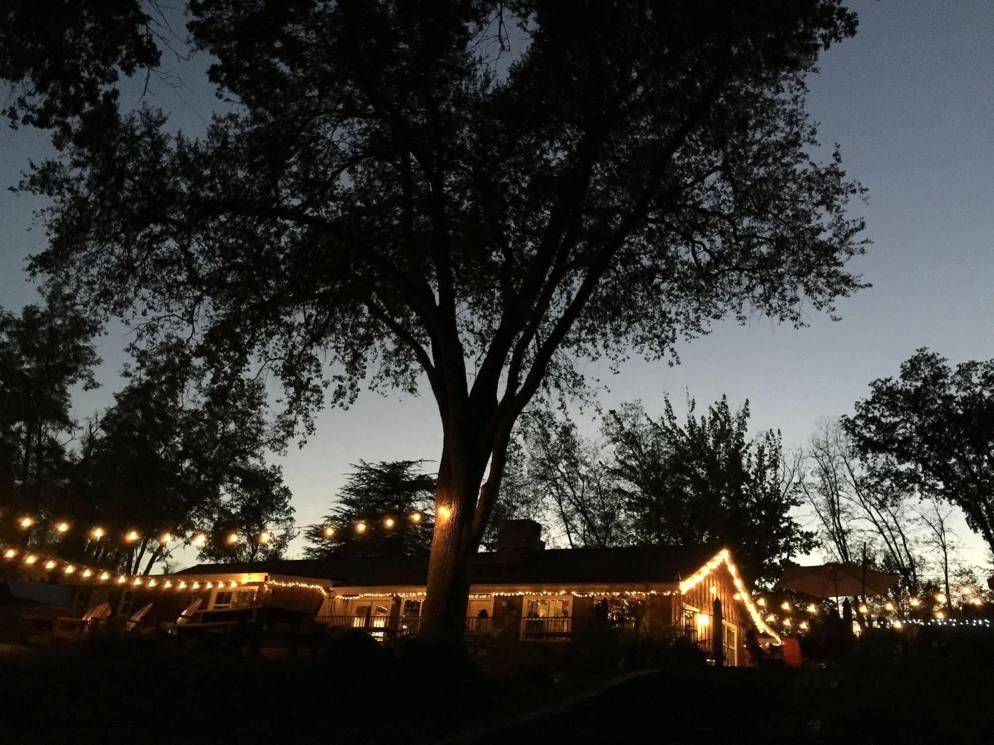 Queen'S Inn By The River โอกเฮิร์สต์ ภายนอก รูปภาพ